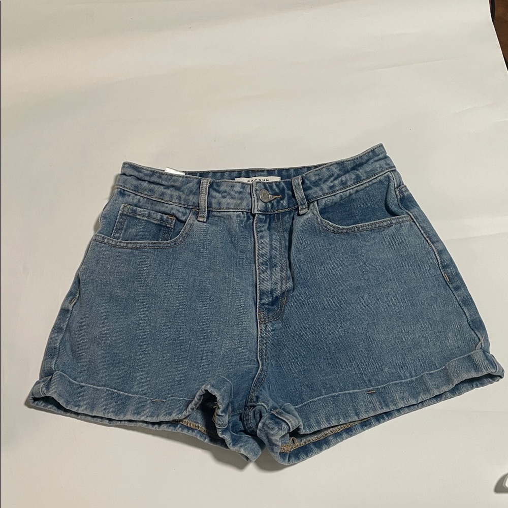 Pacsun woman’s mom jean shorts size 27